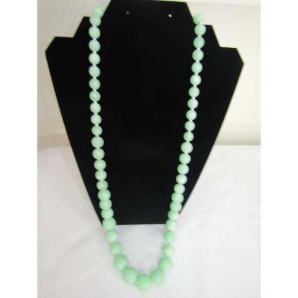 Green Marble Beaded Silver Tone Necklace 28" Boho Cottagecore Festive Whimsical - Picture 1 of 7